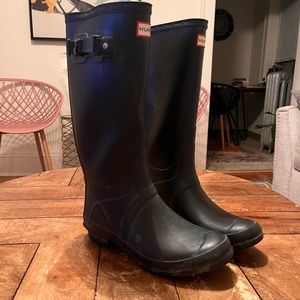Hunter black rain boots with wide calf